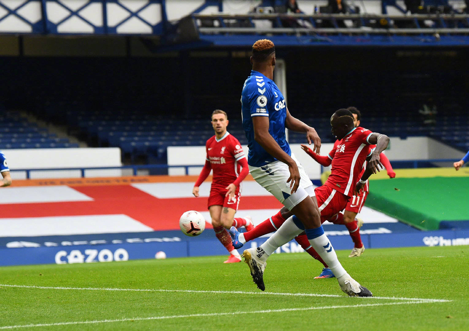 以其卓越的 以其卓越的